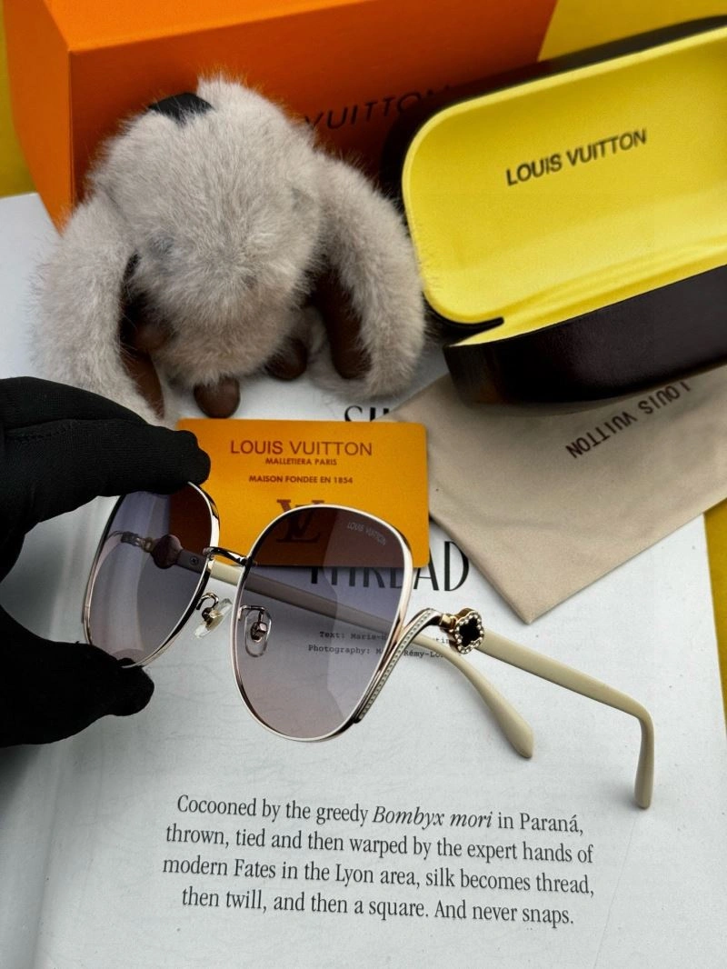 Louis Vuitton Sunglasses Seasonal 280639