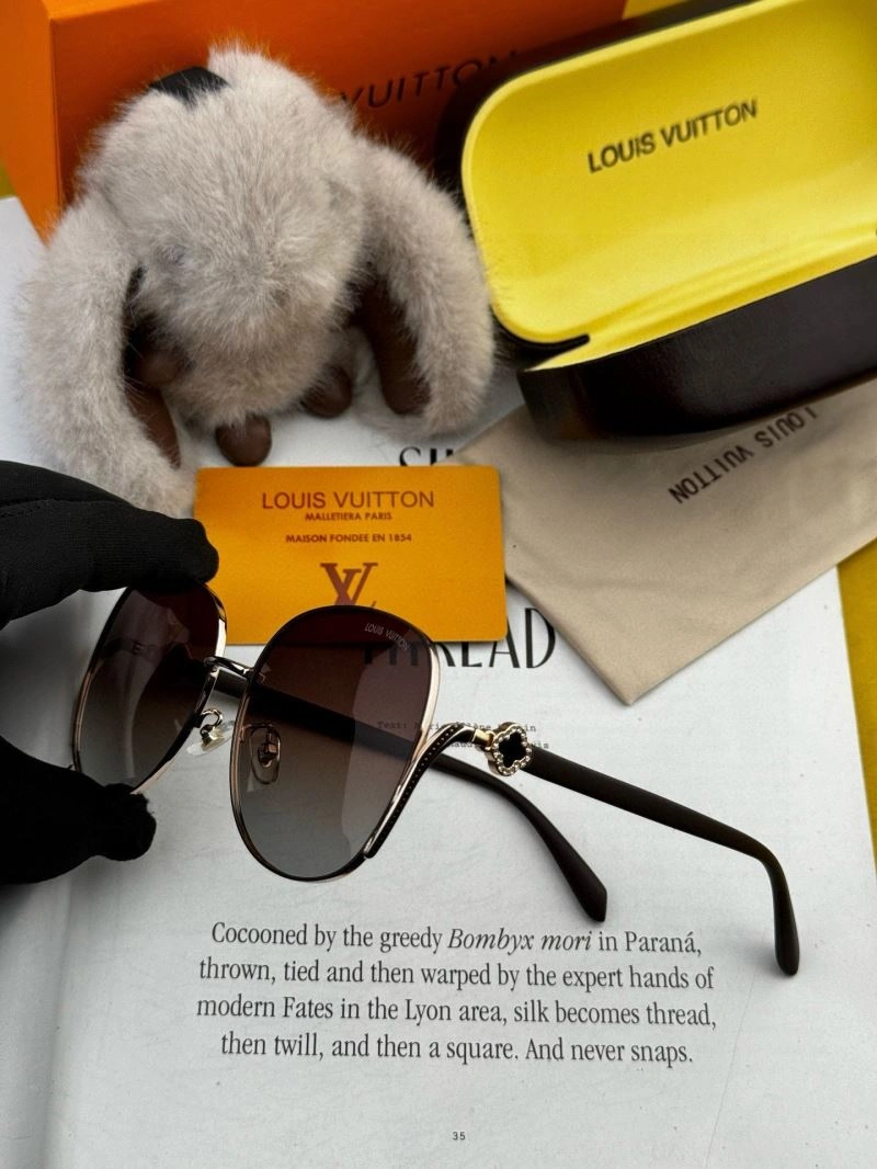Louis Vuitton Sunglasses Seasonal 280639