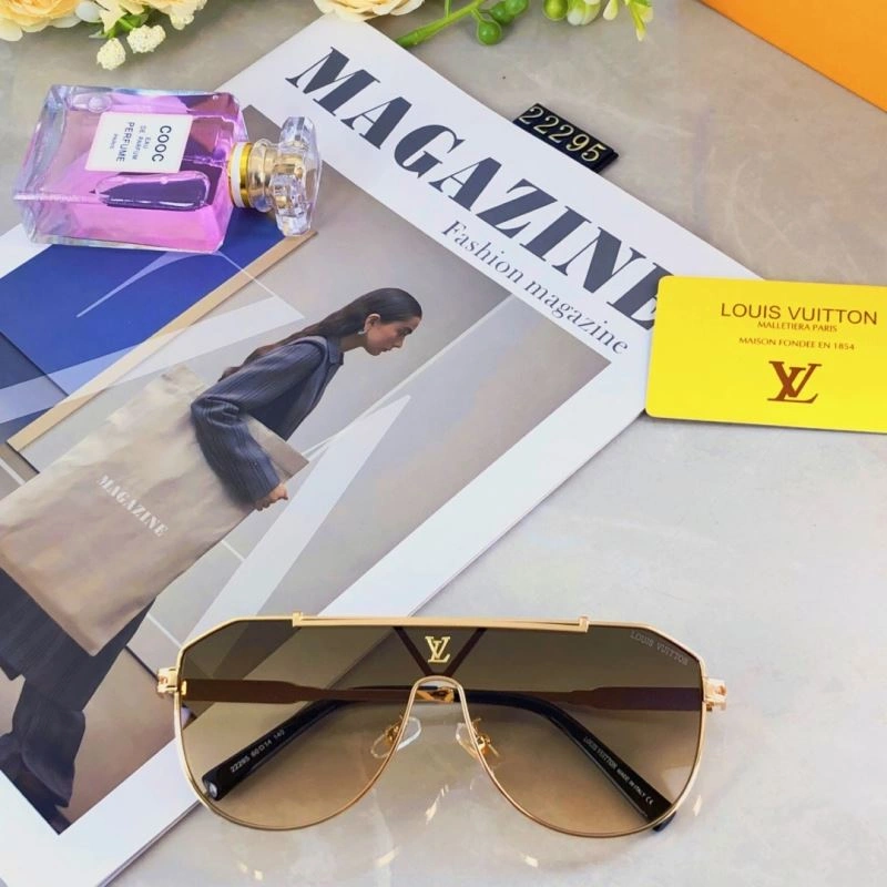 Compact Louis Vuitton Sunglasses 280618