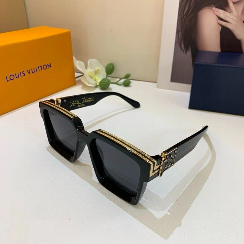 Louis Vuitton Sunglasses WeatherProof 280619