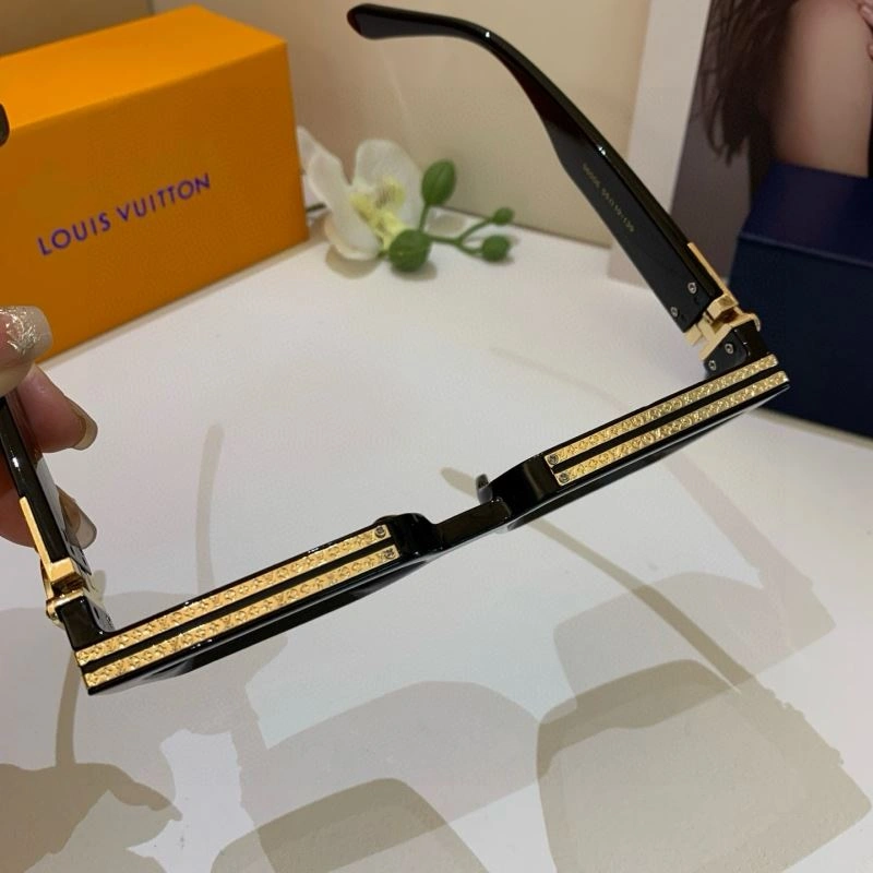 Louis Vuitton Sunglasses WeatherProof 280619
