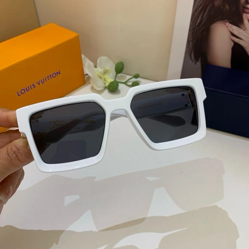 Louis Vuitton Sunglasses Breathable 280612
