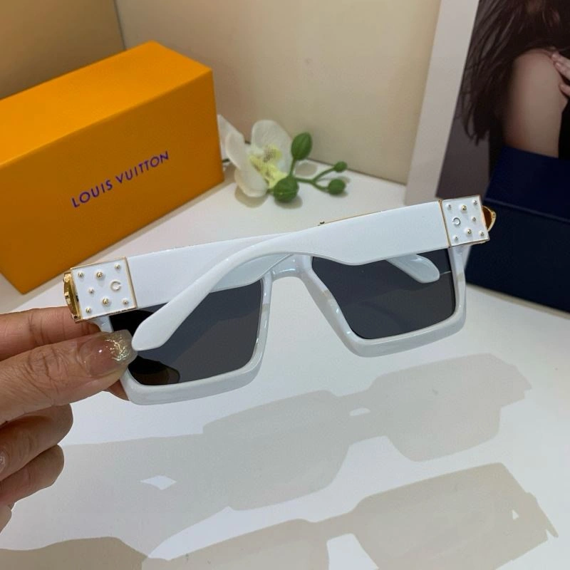 Louis Vuitton Sunglasses Breathable 280612