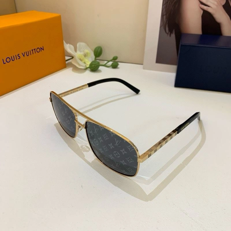 Unisex Louis Vuitton Sunglasses 280609
