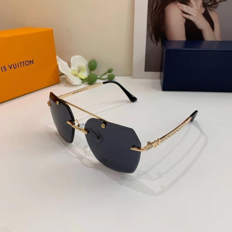 Louis Vuitton Sunglasses Elegant 280615