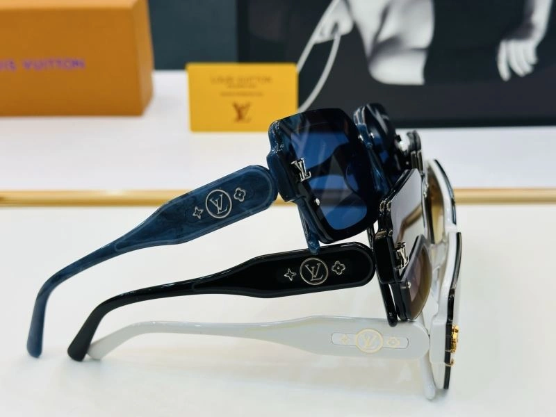 Louis Vuitton Sunglasses Practical 280594