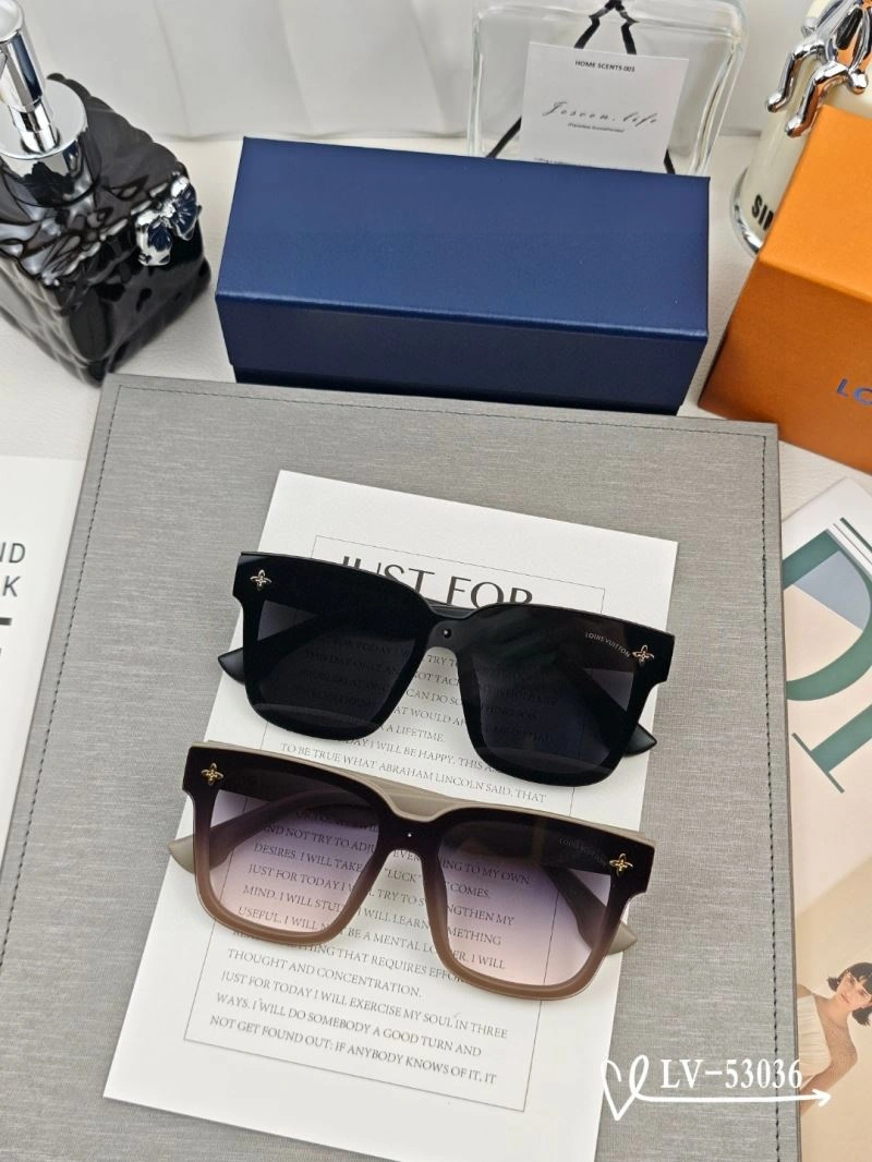 Sporty Louis Vuitton Sunglasses 280586