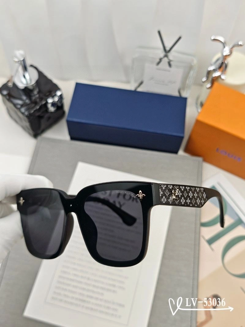 Sporty Louis Vuitton Sunglasses 280586