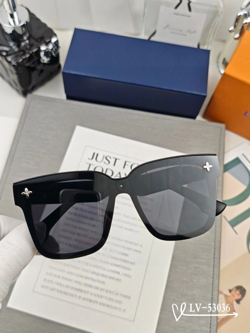 Sporty Louis Vuitton Sunglasses 280586