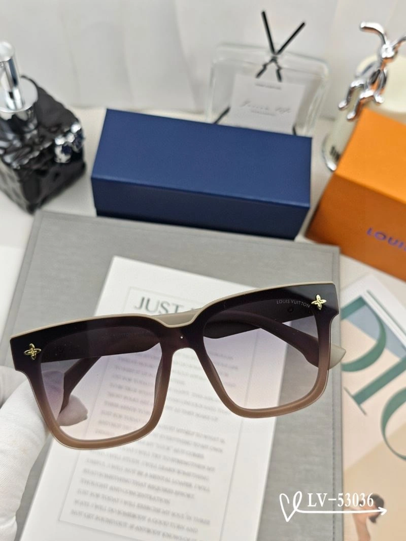 Sporty Louis Vuitton Sunglasses 280586