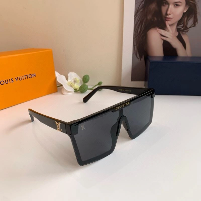 Functional Louis Vuitton Sunglasses 280573