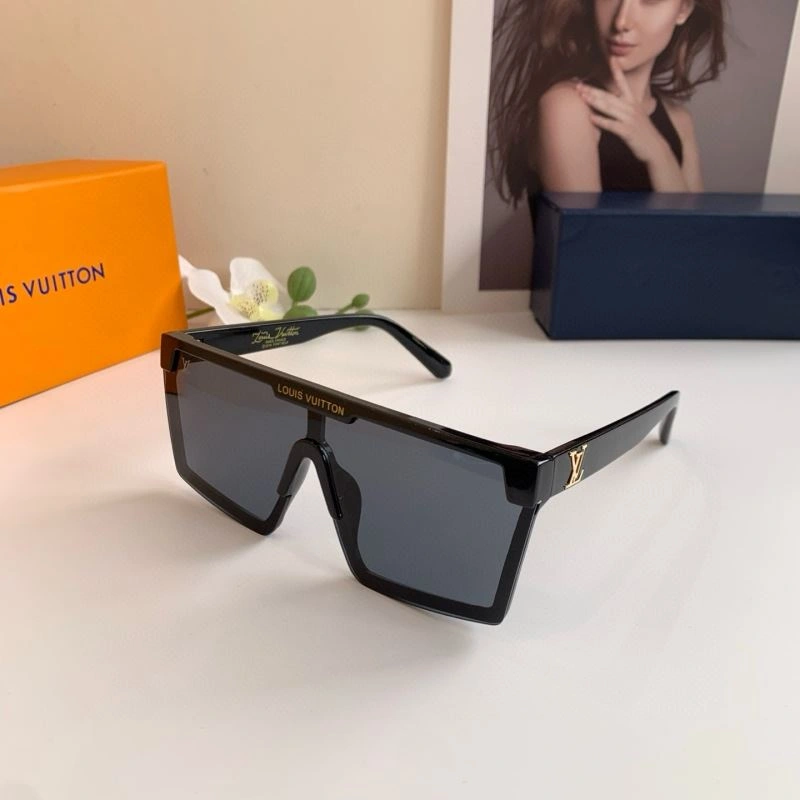 Functional Louis Vuitton Sunglasses 280573