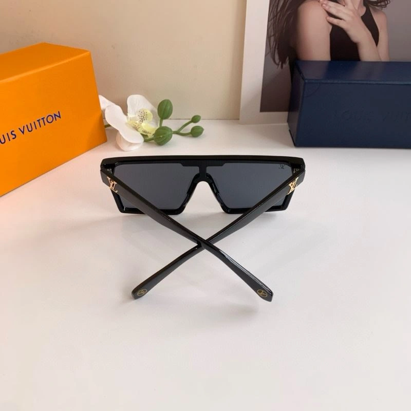 Functional Louis Vuitton Sunglasses 280573