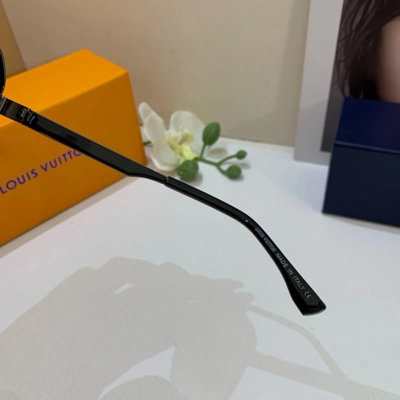 Louis Vuitton Sunglasses Resilient 280579