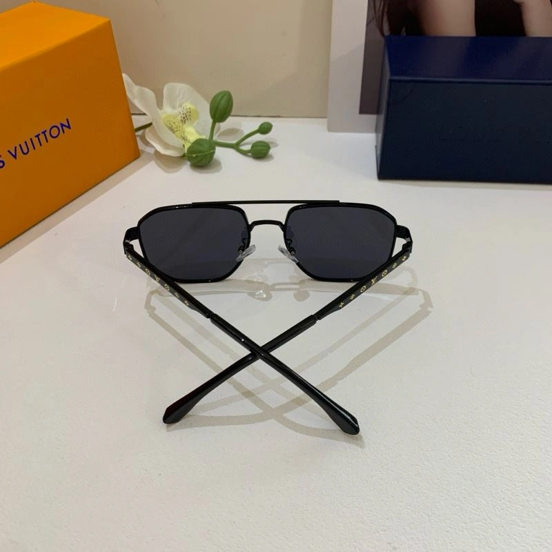 Refined Louis Vuitton Sunglasses 280583