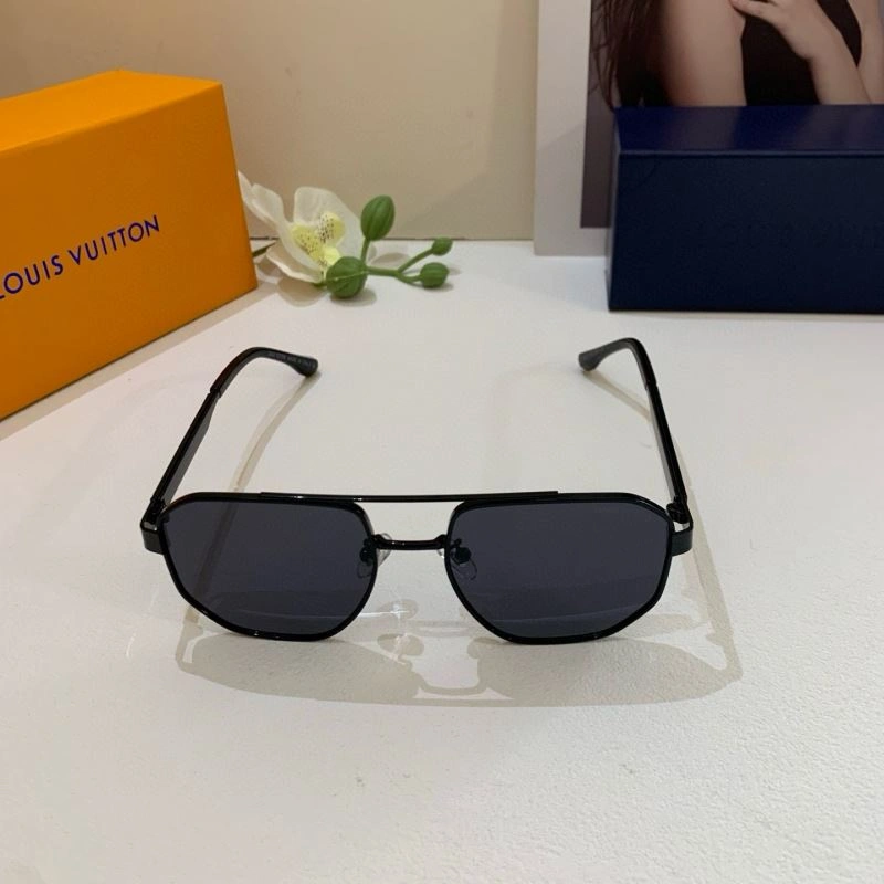 Refined Louis Vuitton Sunglasses 280583
