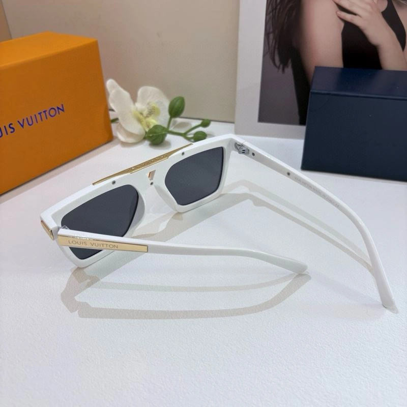 Louis Vuitton Sunglasses Bright 280577