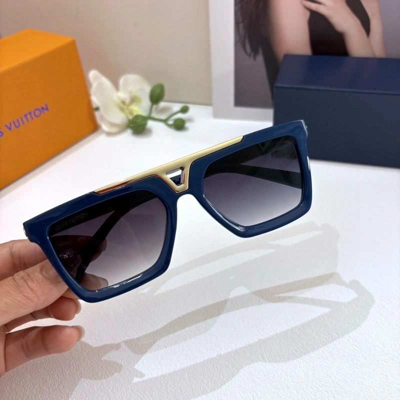 Louis Vuitton Sunglasses Bright 280566