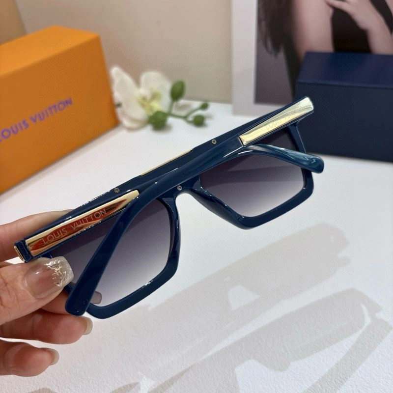 Louis Vuitton Sunglasses Bright 280566