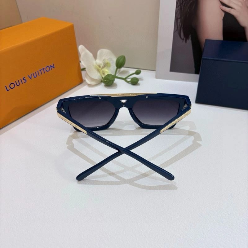 Louis Vuitton Sunglasses Bright 280566