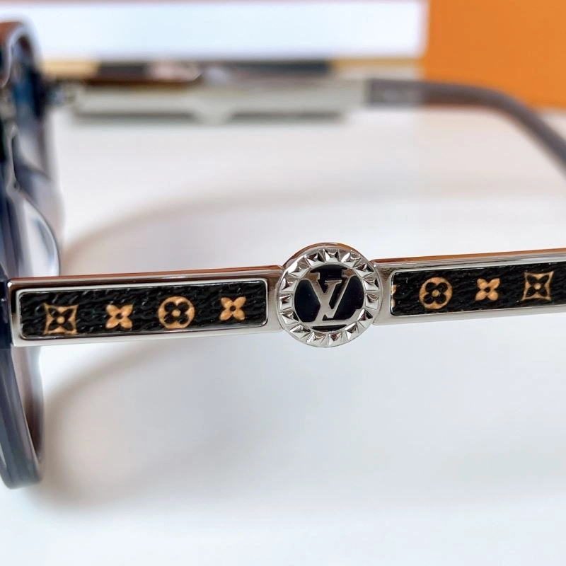 Louis Vuitton Sunglasses Attractive 280567