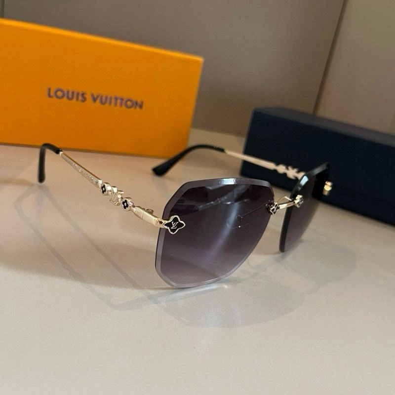 Louis Vuitton Sunglasses FashionForward 280551