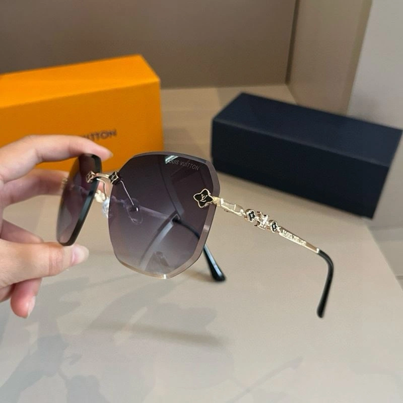 Louis Vuitton Sunglasses FashionForward 280551