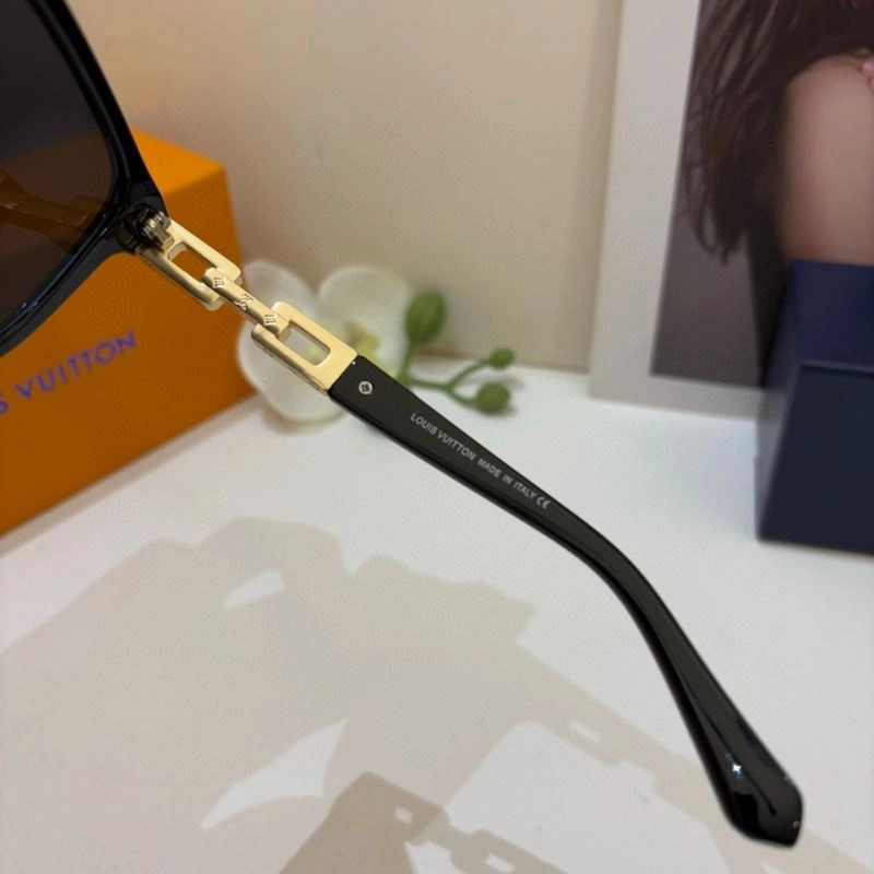 Louis Vuitton Sunglasses Timeless 280549