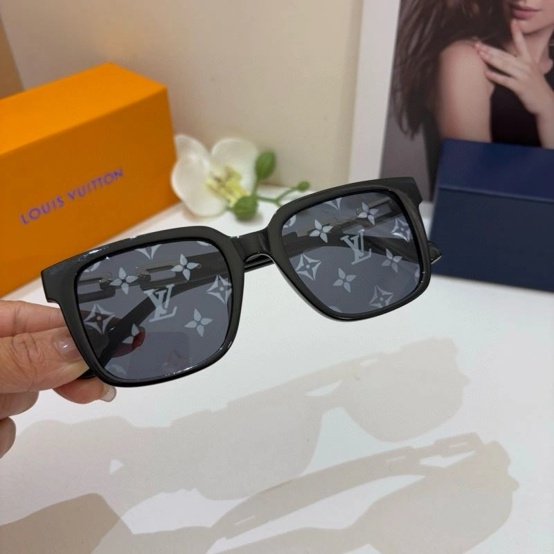 SmoothTexture Louis Vuitton Sunglasses 280544