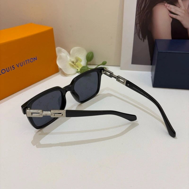 SmoothTexture Louis Vuitton Sunglasses 280544