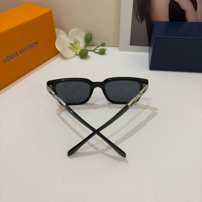 SmoothTexture Louis Vuitton Sunglasses 280544
