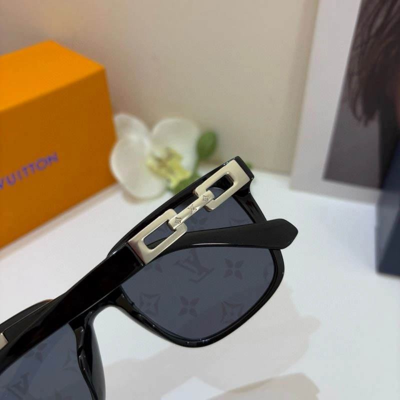 SmoothTexture Louis Vuitton Sunglasses 280544
