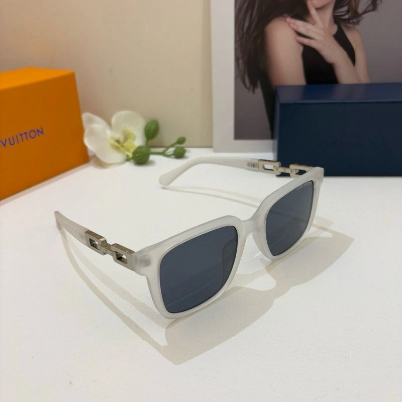 Modern Louis Vuitton Sunglasses 280543