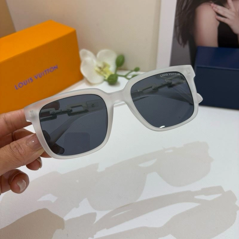 Modern Louis Vuitton Sunglasses 280543