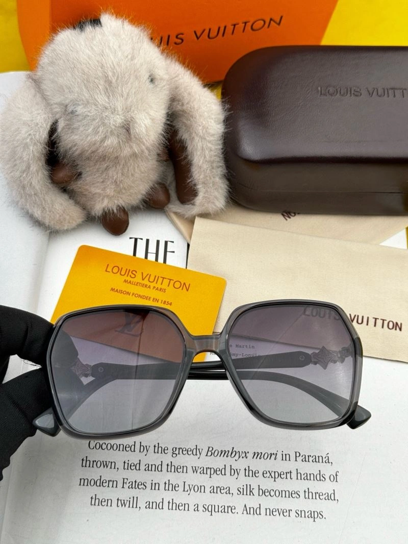 Louis Vuitton Sunglasses RelaxedFit 280531