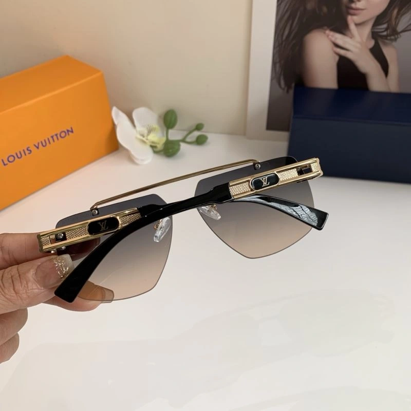 Louis Vuitton Sunglasses Cozy 280527