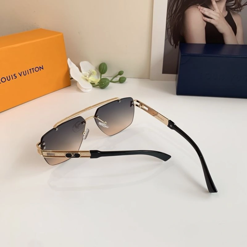 Louis Vuitton Sunglasses Cozy 280527