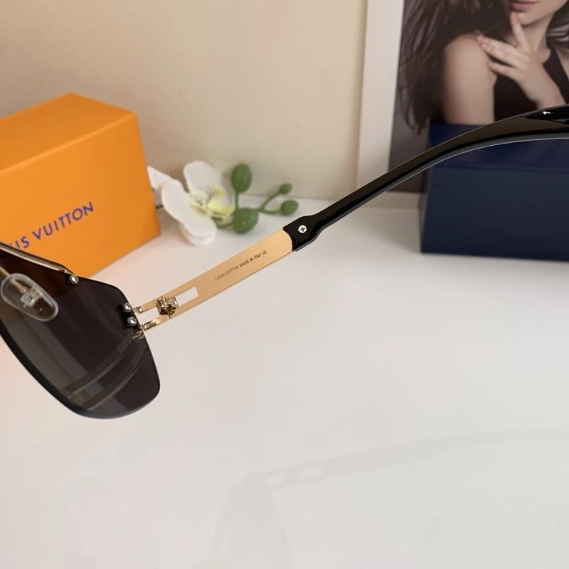 Resilient Louis Vuitton Sunglasses 280532