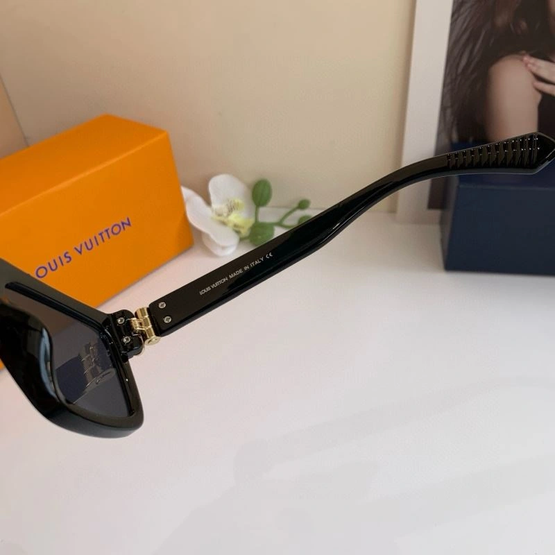 EasyMatch Louis Vuitton Sunglasses 280526