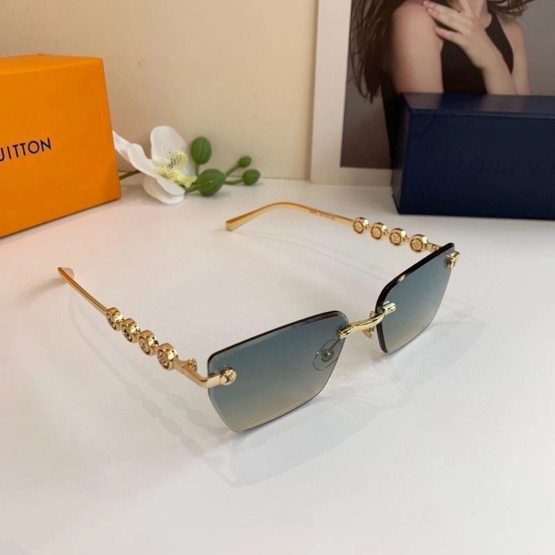 Louis Vuitton Sunglasses Elegant 280530