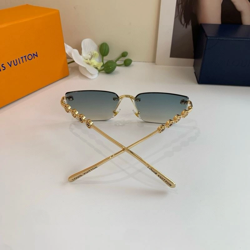 Louis Vuitton Sunglasses Elegant 280530