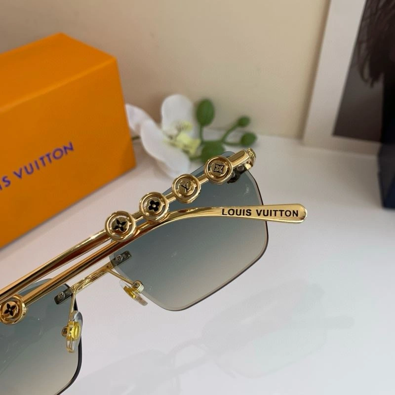Louis Vuitton Sunglasses Elegant 280530