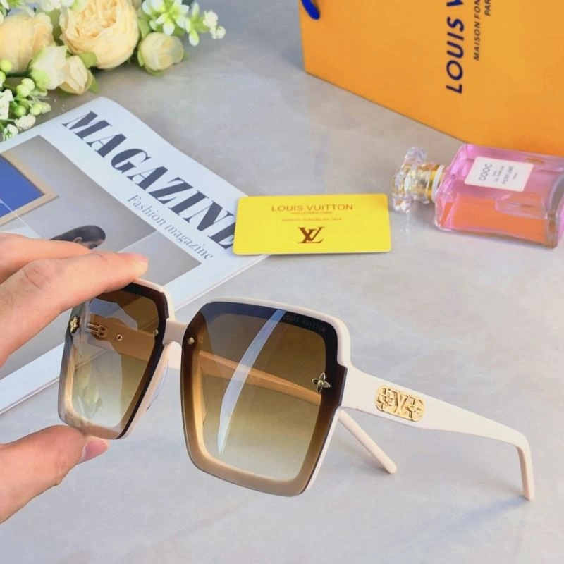Louis Vuitton Sunglasses Chic 280528