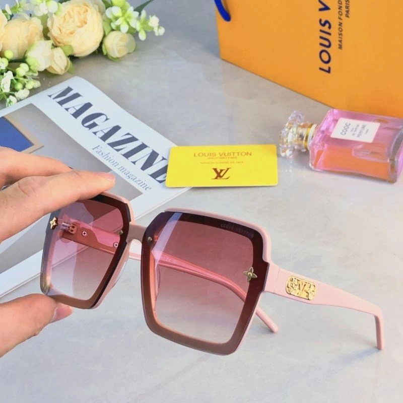 Louis Vuitton Sunglasses Chic 280528