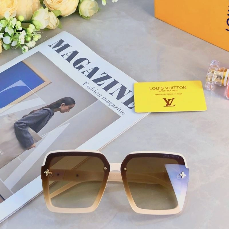 Louis Vuitton Sunglasses Chic 280528