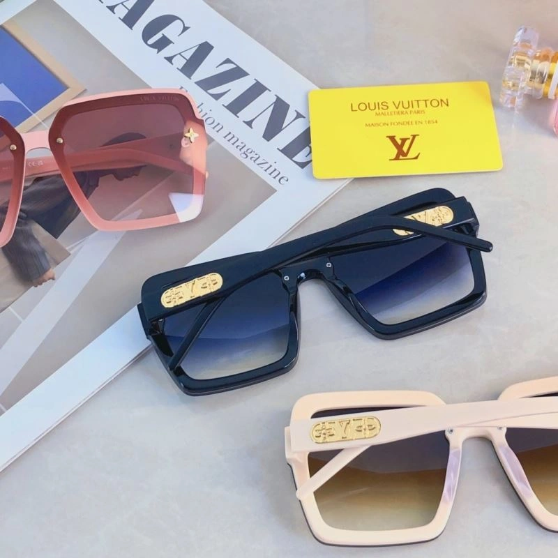 Louis Vuitton Sunglasses Chic 280528