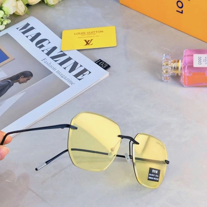 Louis Vuitton Sunglasses Soft 280508