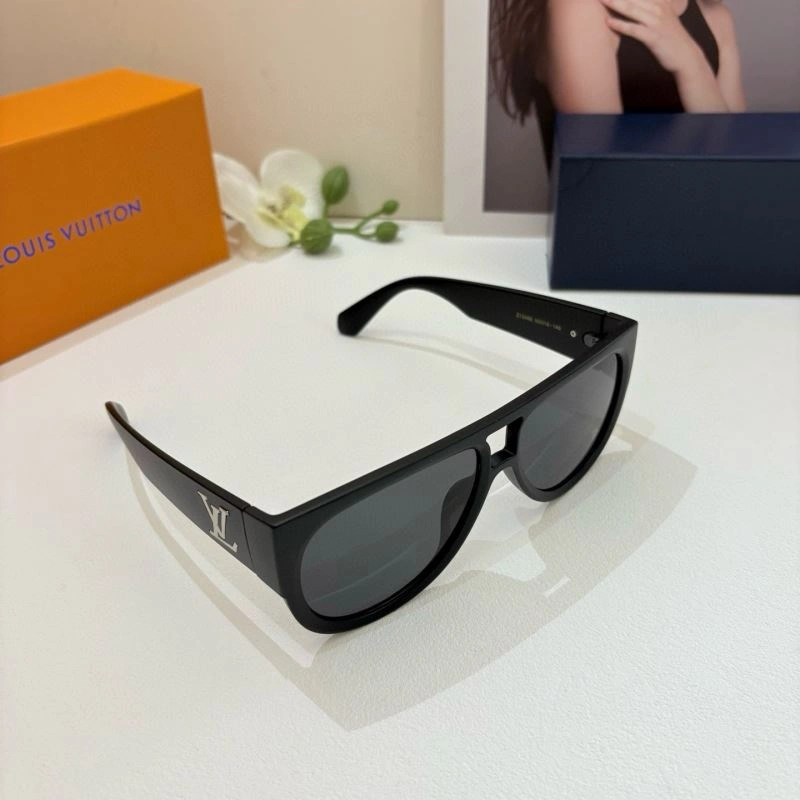 Louis Vuitton Sunglasses Durable 280507