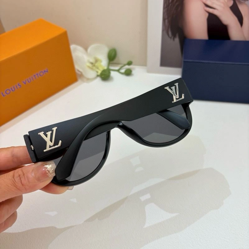 Louis Vuitton Sunglasses Durable 280507
