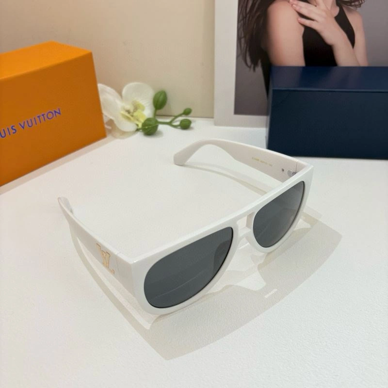 Louis Vuitton Sunglasses Trendsetting 280505